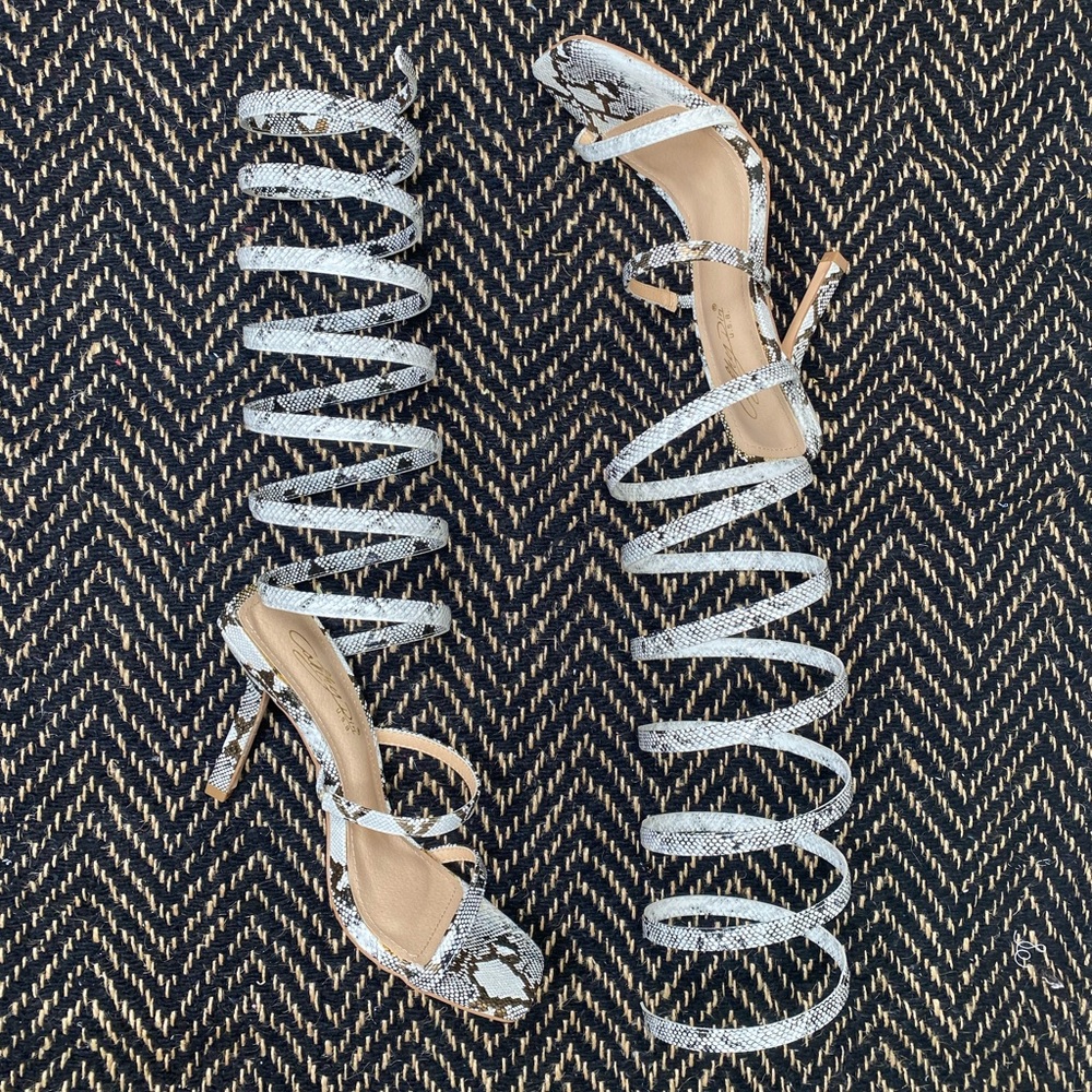 Black/white lace up straps heels